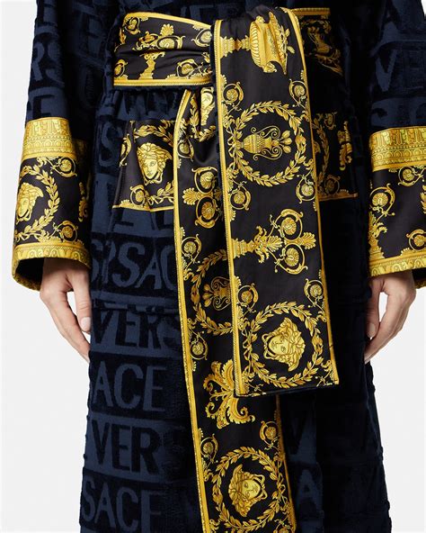 I ♡ Baroque Bathrobe 